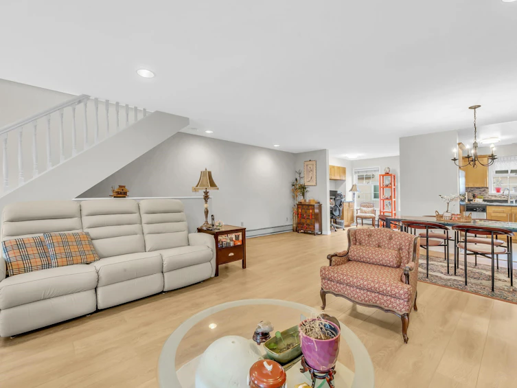 3-6500 Cook Gate, Richmond, BC, V6Y 3A2 - 2