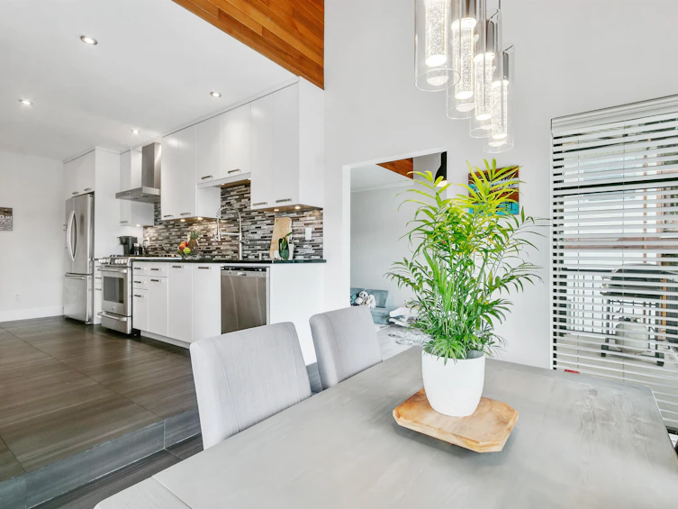 275 Warrick Street, Coquitlam, BC, V3K 6C1 - 3
