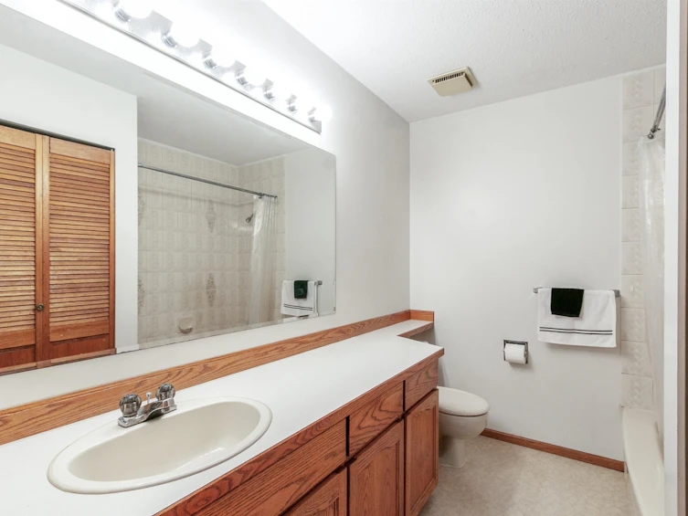 275 Warrick Street, Coquitlam, BC, V3K 6C1 - 35