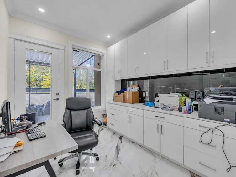 6789 138 Street, Surrey, BC, V3W 5G9 - 11