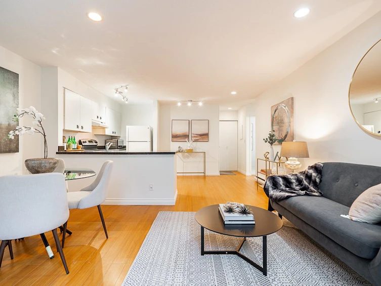 12-460 W 16 Avenue, Vancouver, BC, V5Y 1Z3 - 4