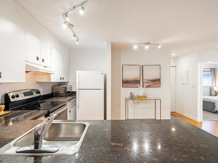 12-460 W 16 Avenue, Vancouver, BC, V5Y 1Z3 - 22