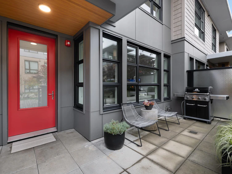 208-1055 Ridgewood Drive, North Vancouver, BC, V7R 0A6 - 3
