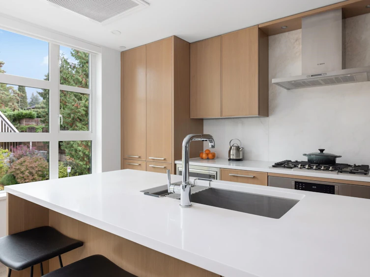 208-1055 Ridgewood Drive, North Vancouver, BC, V7R 0A6 - 15