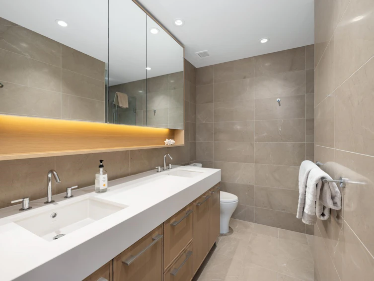 208-1055 Ridgewood Drive, North Vancouver, BC, V7R 0A6 - 24