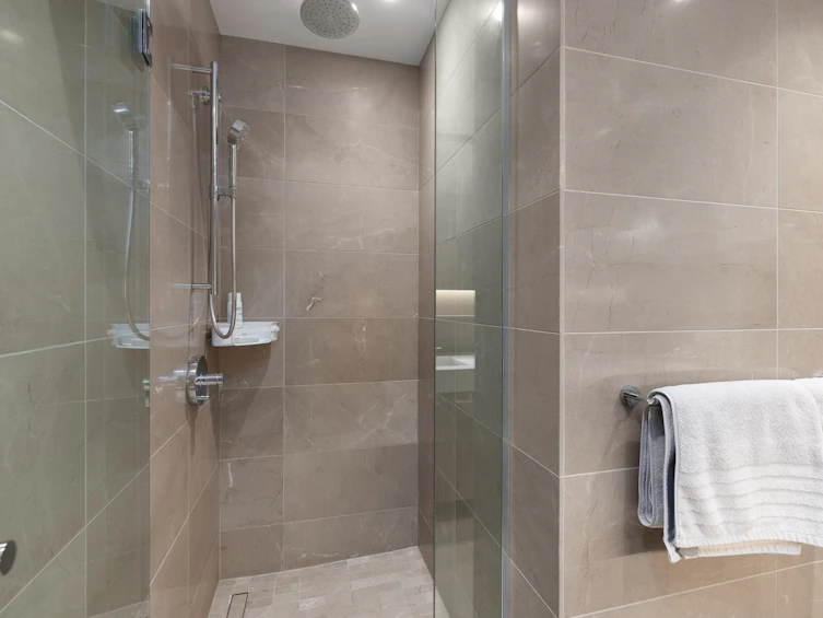 208-1055 Ridgewood Drive, North Vancouver, BC, V7R 0A6 - 25