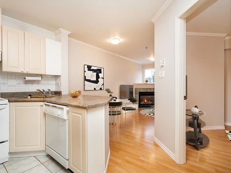 201-2025 Stephens Street, Vancouver, BC, V6K 3W2 - 3