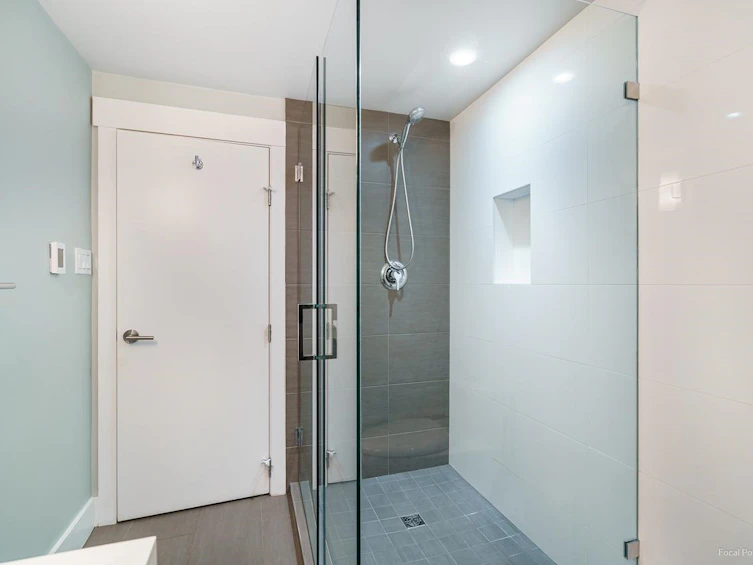 357 E 24th Street, North Vancouver, BC, V7L 3E9 - 9