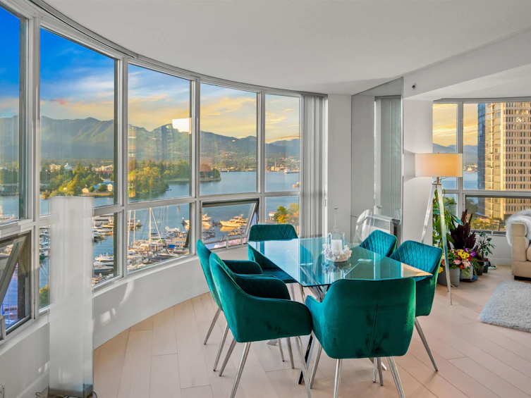 1002-555 Jervis Street, Vancouver, BC, V6E 4N1 - 2