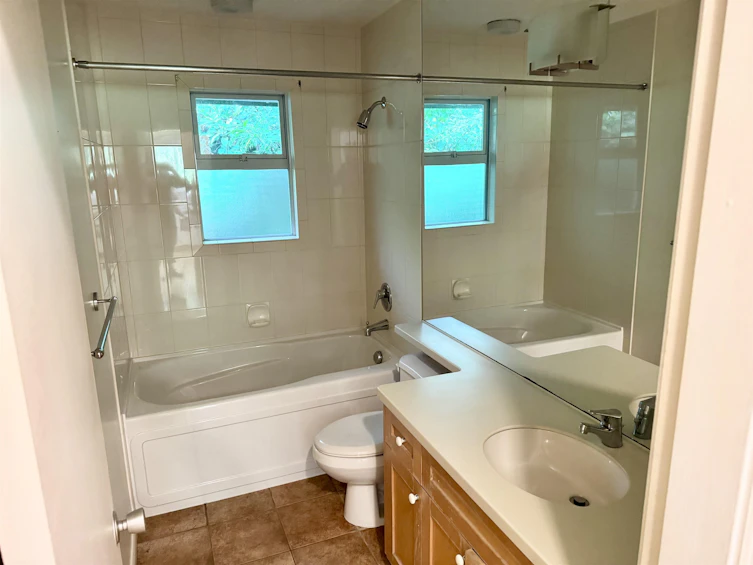 5686 Keith Road, West Vancouver, BC, V7W 2N5 - 9