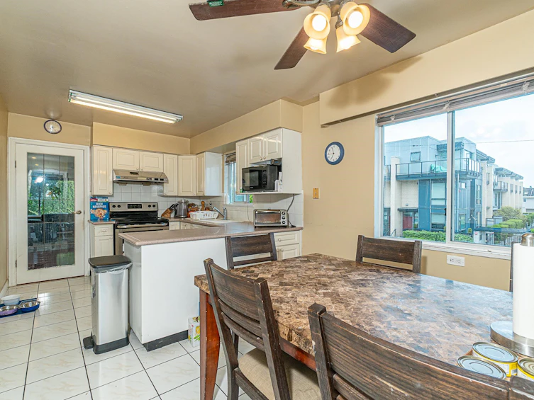 204 W 63rd Avenue, Vancouver, BC, V5X 2H8 - 12