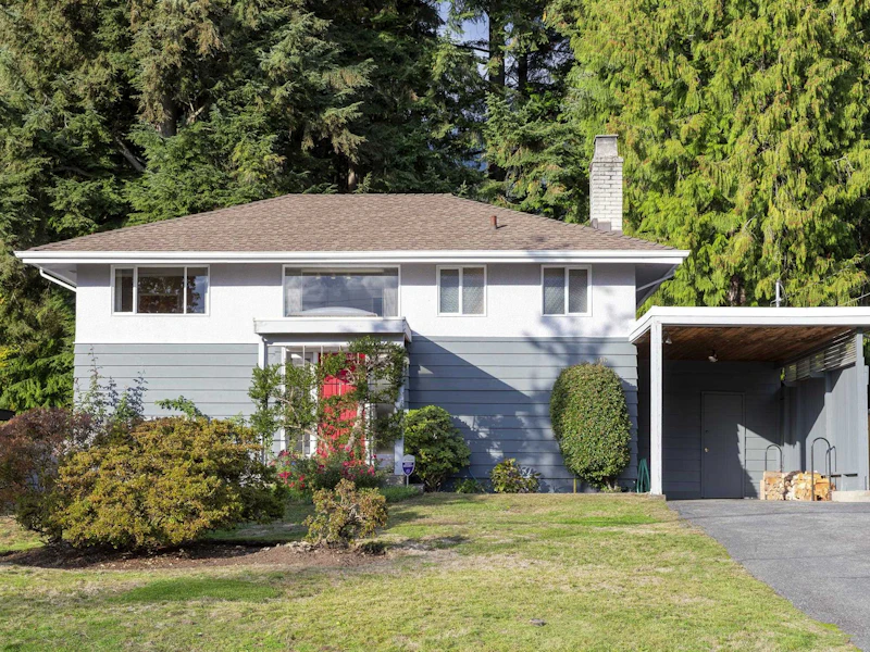 946 Belvedere Drive, North Vancouver BC V7R 2C1