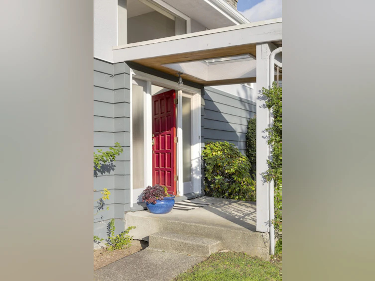 946 Belvedere Drive, North Vancouver, BC, V7R 2C1 - 3