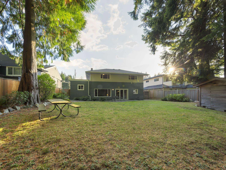 946 Belvedere Drive, North Vancouver, BC, V7R 2C1 - 14