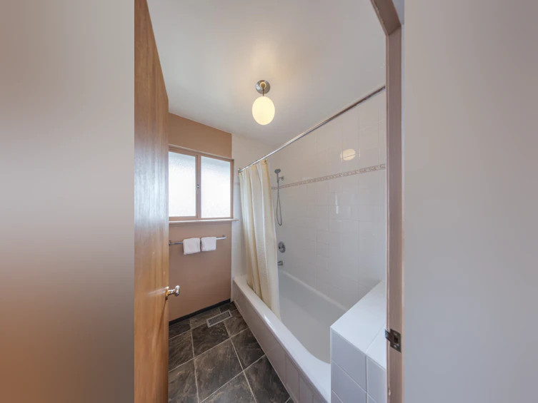 946 Belvedere Drive, North Vancouver, BC, V7R 2C1 - 22