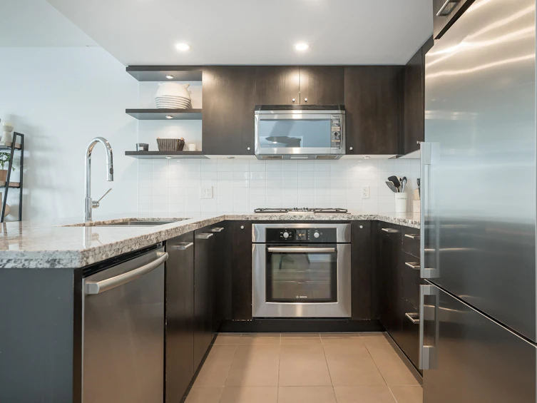 807-1455 George Street, Surrey, BC, V4B 0A9 - 11