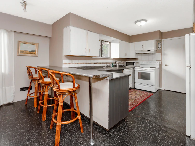 1693 Austin Avenue, Coquitlam, BC, V3K 3P8 - 4
