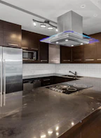 602 2468 E Broadway