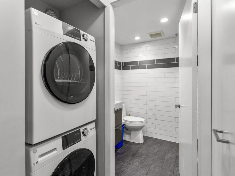 602-2468 E Broadway, Vancouver, BC, V5M 4V1 - 14