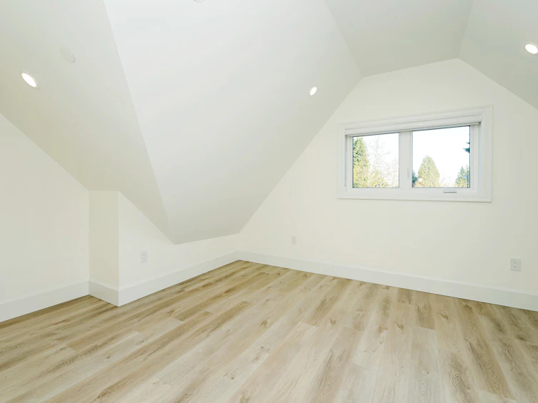 4582 W 14th Avenue, Vancouver, BC, V6R 2Y4 - 32