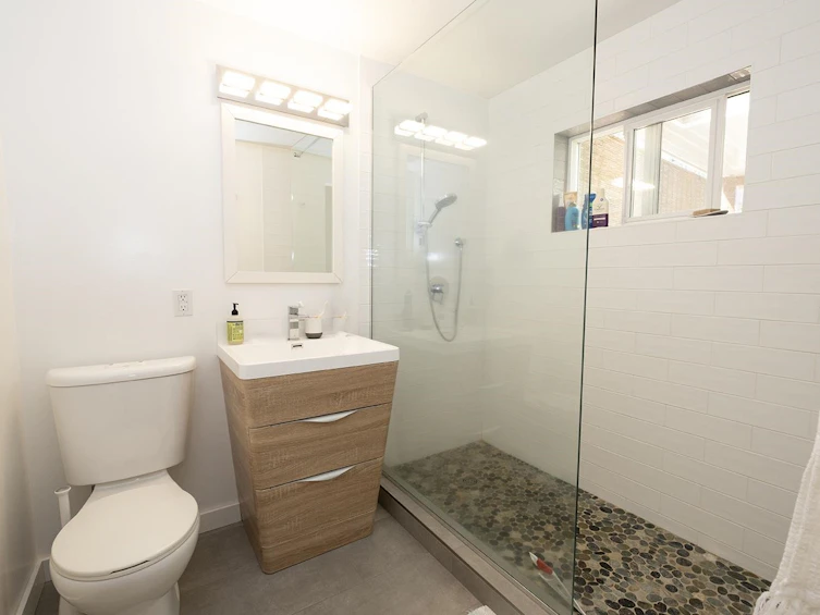 446 Central Avenue, Gibsons, BC, V0N 1V1 - 16