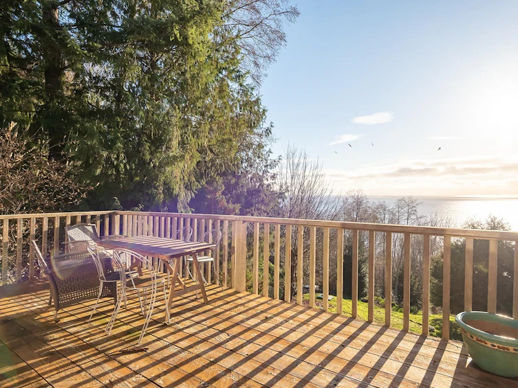 7949 Redrooffs Road, Halfmoon Bay, BC, V7Z 1C6 - 4