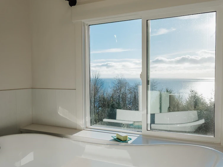 7949 Redrooffs Road, Halfmoon Bay, BC, V7Z 1C6 - 16