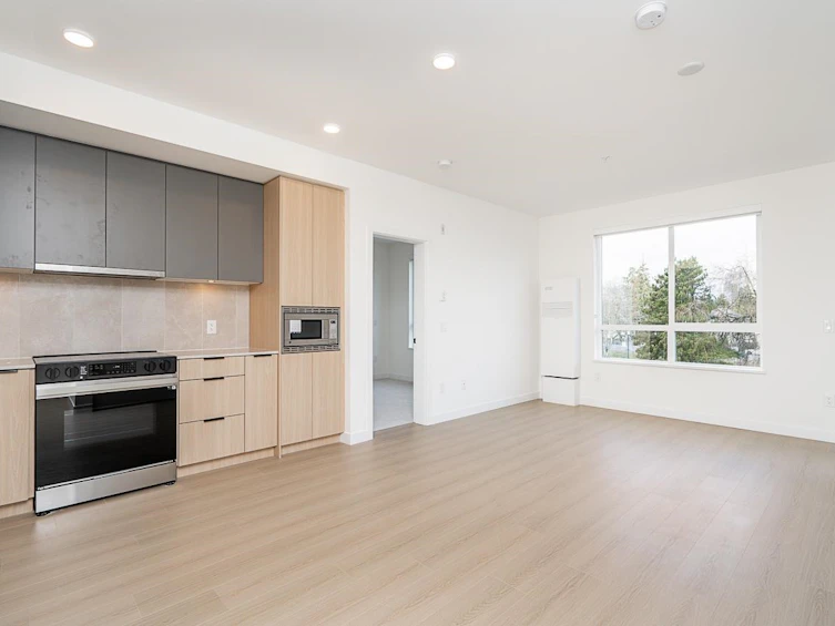 309-9456 134 Street, Surrey, BC, V3V 0G8 - 5