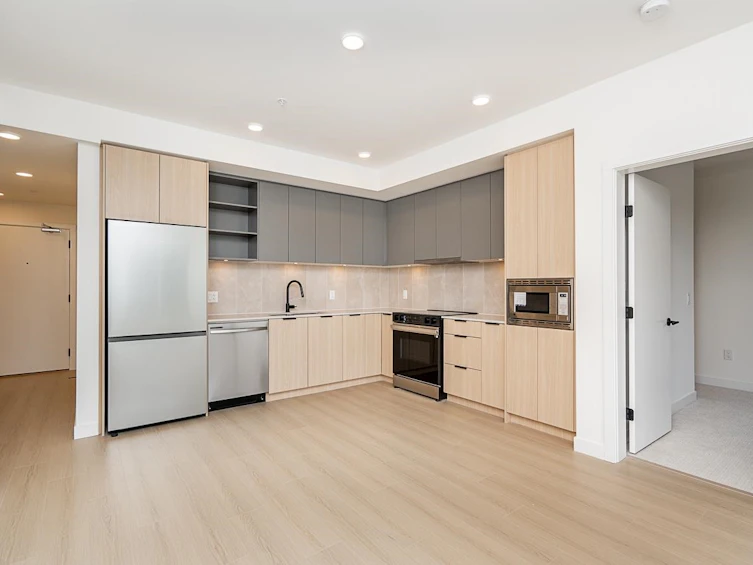 309-9456 134 Street, Surrey, BC, V3V 0G8 - 7