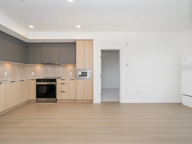309-9456 134 Street, Surrey, BC, V3V 0G8 - 12