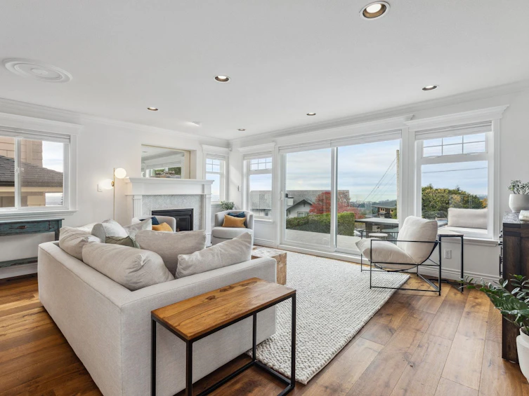 3686 Carnarvon Avenue, North Vancouver, BC, V7N 4L7 - 3