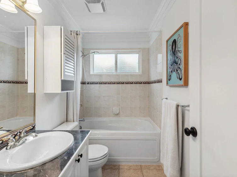3686 Carnarvon Avenue, North Vancouver, BC, V7N 4L7 - 23