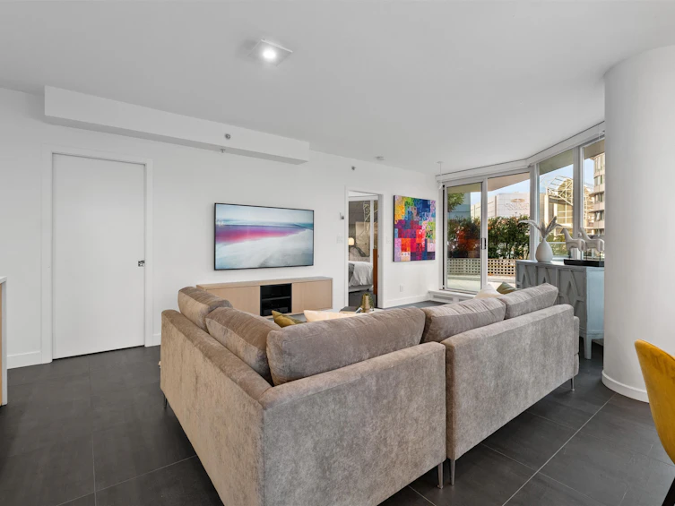 202-689 Abbott Street, Vancouver, BC, V6B 0J2 - 8