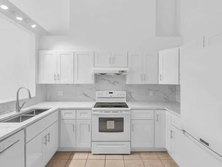 313-7800 St. Albans Road, Richmond, BC, V6Y 3Y5 - 13