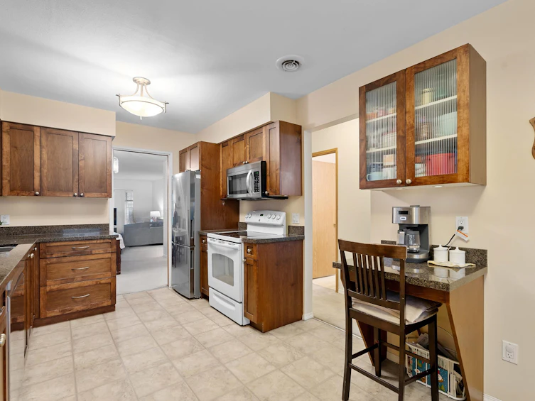 7489 18th Avenue, Burnaby, BC, V3N 1H8 - 5