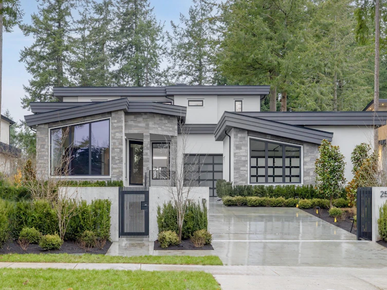 2565 141 Street, Surrey, BC, V4P 2E5 - 2