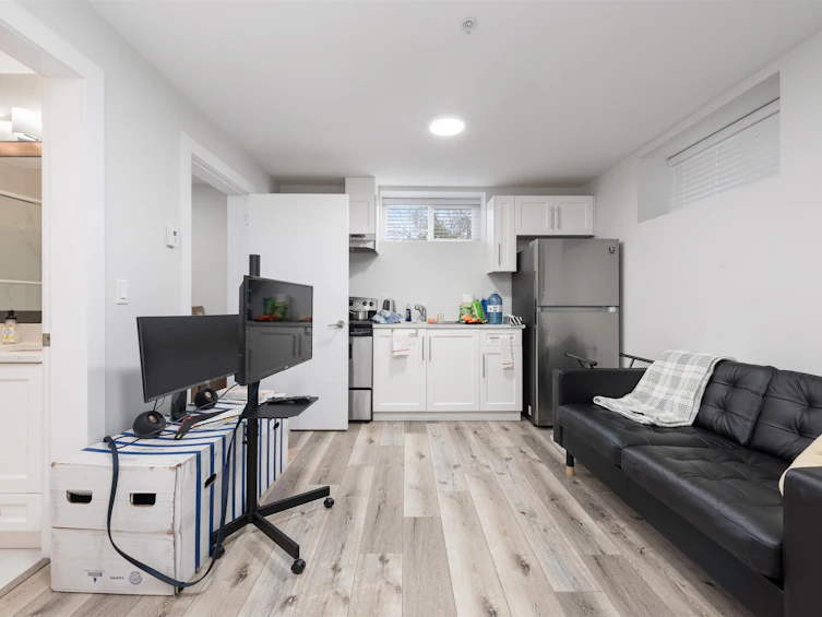250 E 54th Avenue, Vancouver, BC, V5X 1K9 - 24