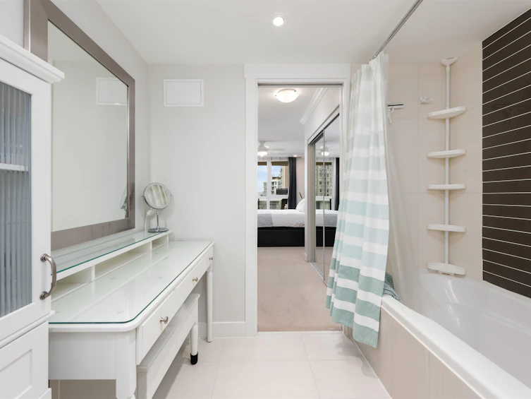 601-160 W 3rd Street, North Vancouver, BC, V7M 0A9 - 10