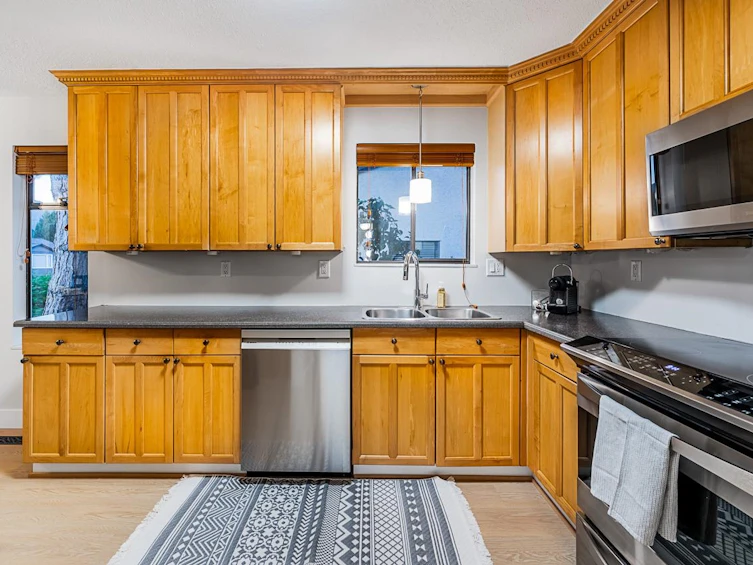 1203 Nestor Street, Coquitlam, BC, V3E 1J1 - 9