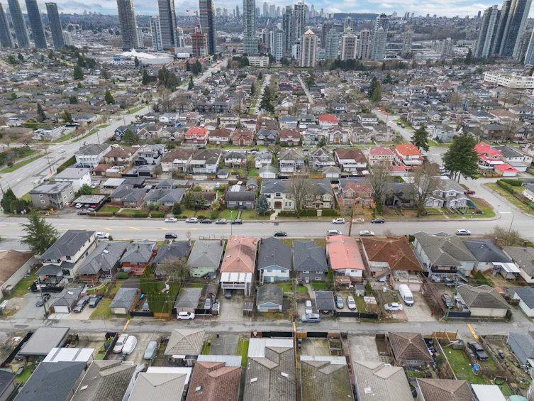 4445 Parker Street, Burnaby, BC, V5C 3C7 - 21
