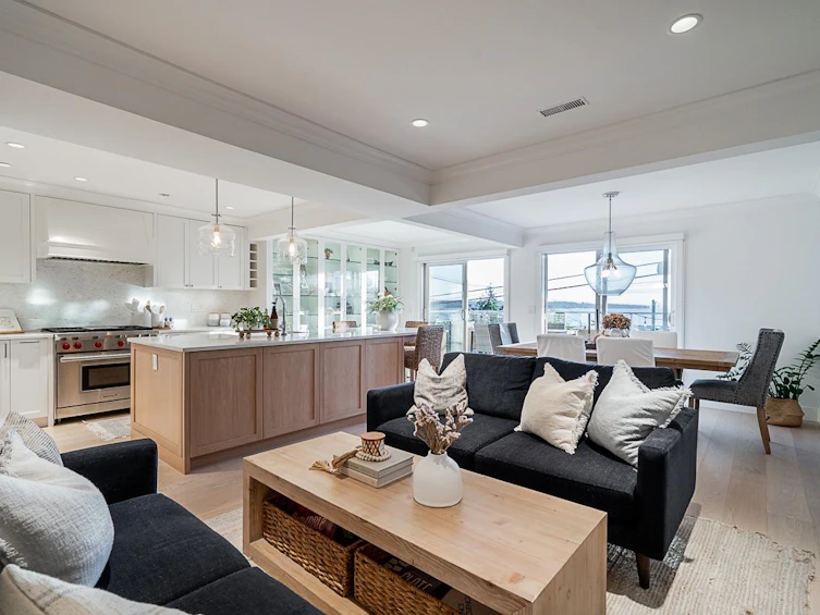 15549 Columbia Avenue, Surrey, BC, V4B 1K5 - 8