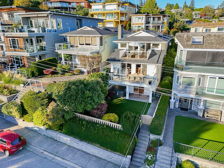 15549 Columbia Avenue, Surrey, BC, V4B 1K5 - 3