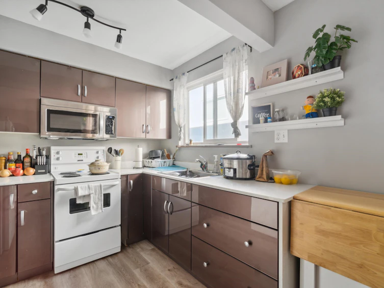 108-8622 Selkirk Street, Vancouver, BC, V6P 4J3 - 8