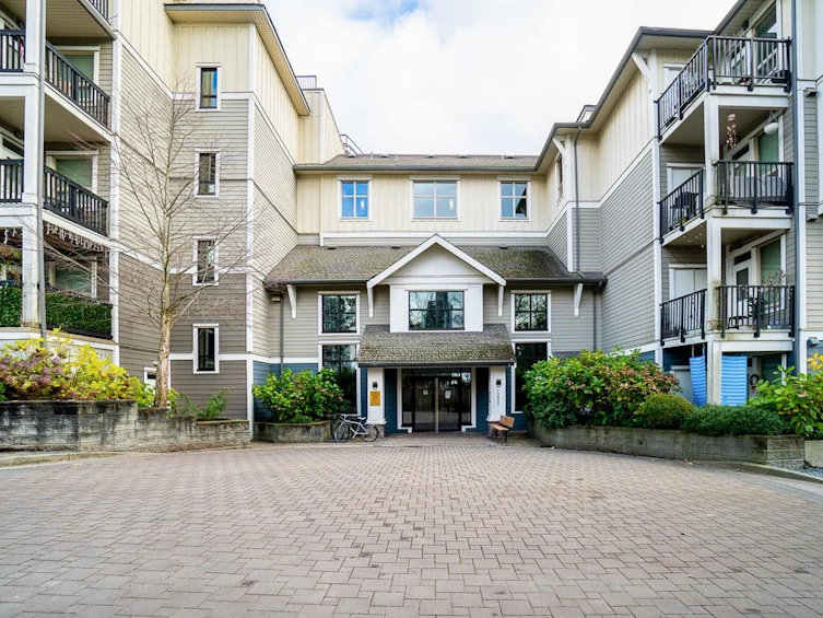 506-13897 Fraser Highway, Surrey, BC, V3T 0G8 - 2