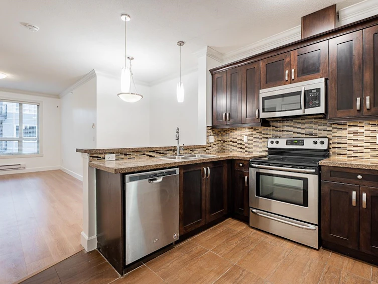 506-13897 Fraser Highway, Surrey, BC, V3T 0G8 - 4