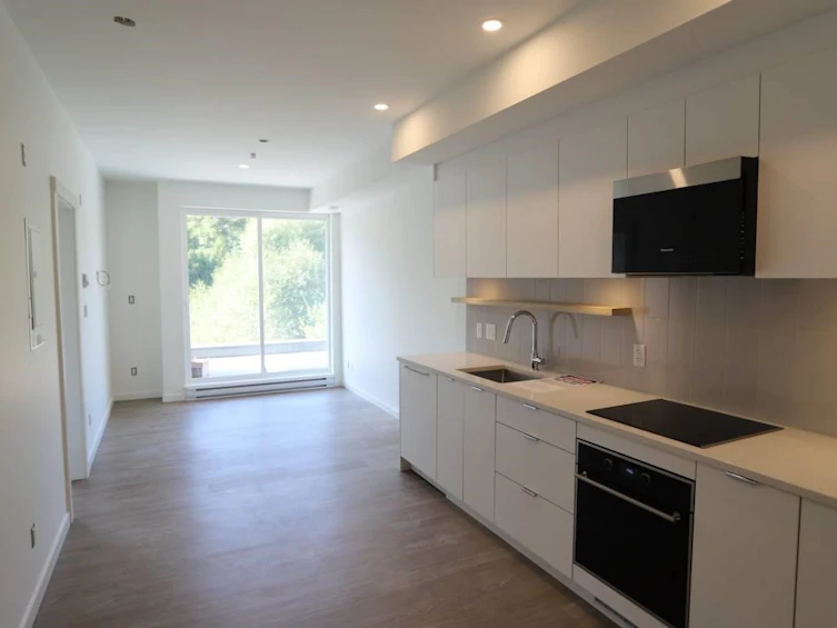 201,203-37762 Third Avenue, Squamish, BC, V8B 1C3 - 2