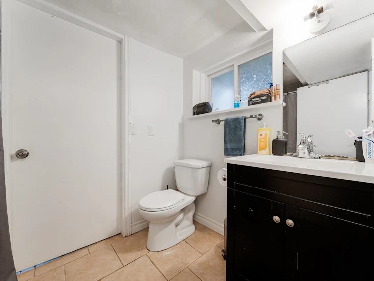 3007 W 32nd Avenue, Vancouver, BC, V6L 2B9 - 32