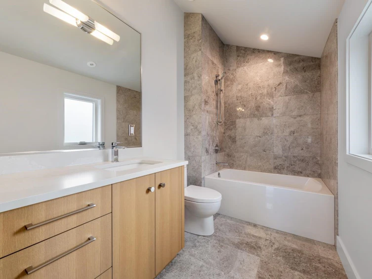 1136 E 26th Avenue, Vancouver, BC, V5V 2J7 - 10