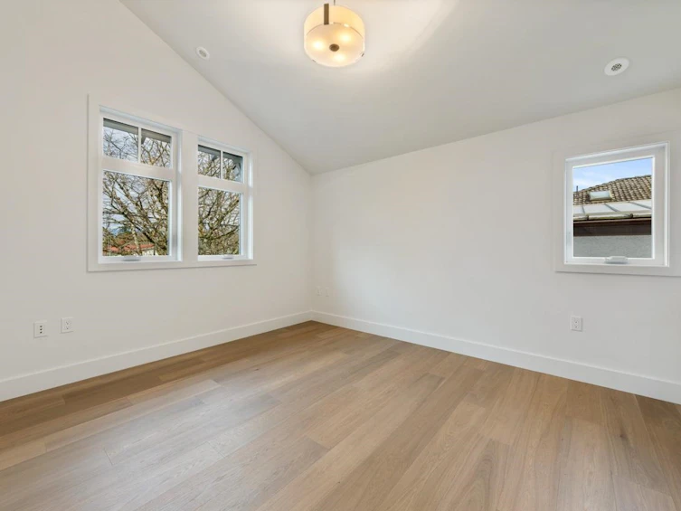 1136 E 26th Avenue, Vancouver, BC, V5V 2J7 - 11