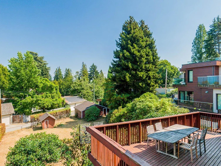 2516 Courtenay Street, Vancouver, BC, V6R 3X3 - 4